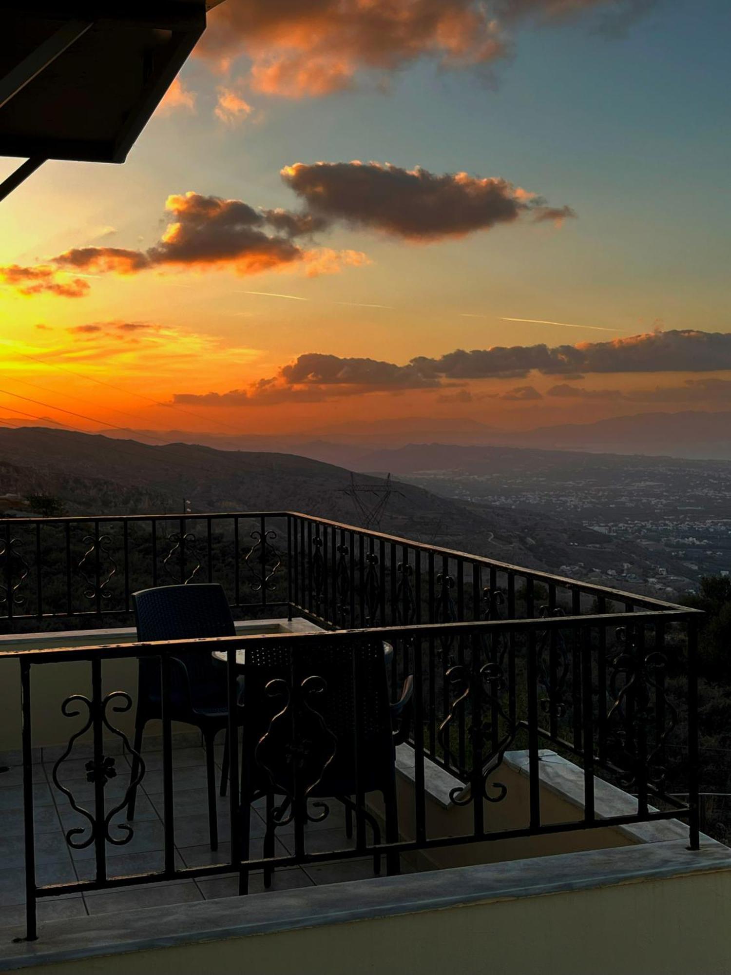 Panos Village Maláxa Екстериор снимка